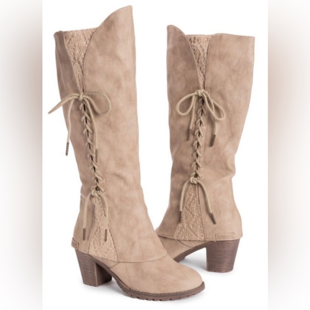 MUK LUKS Women's Lacy Leo Fashion Boots, size 10 (fits as a size 9)New with tags